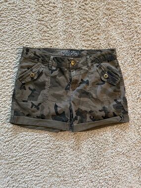 Faded Glory Women's Camo Utility Shorts - Olive and Dark Green